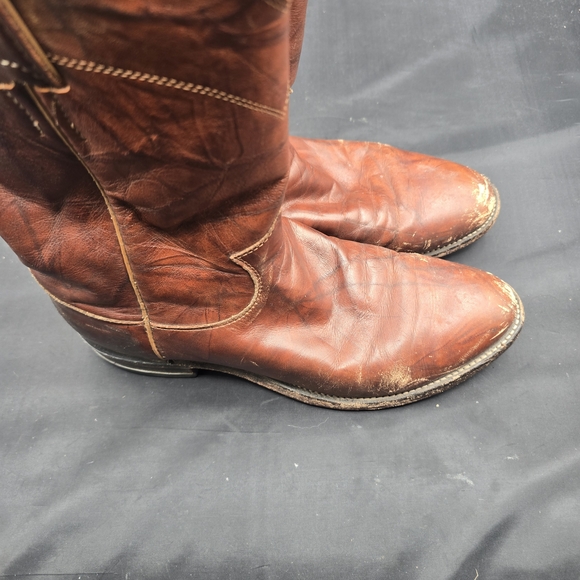 Justin‎ Boots Men\'s Distressed Brown Leather Boots